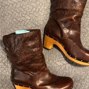 Ugg burgundy /brown Leather Women's Boots